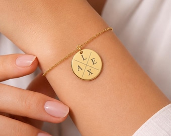 Aangepaste gegraveerde armband met maximaal 4 initialen, gepersonaliseerde armband met meerdere namen, kindernamensieraden voor moeder en oma, familienamencadeau