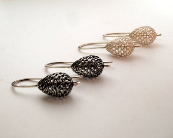 Earrings in silver with oxidised Filigree drops