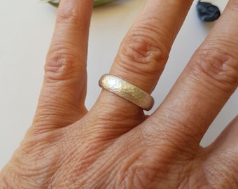 Bague martelée en argent