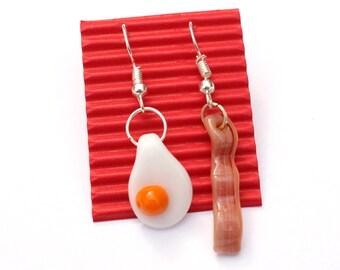 Glass fried egg and bacon dangle earrings borosilicate fry up glassblowing flamework lampwork breakfast jewellery quirky food Bristol