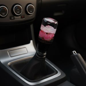 Pomo de palanca de cambios con peso Pink Sakura de 9,9 cm (3,9 pulgadas) - Pomo de palanca de cambios de resina hecho a mano con flores de cerezo en el interior - Palanca de cambios personalizada JDM - Sim Racing
