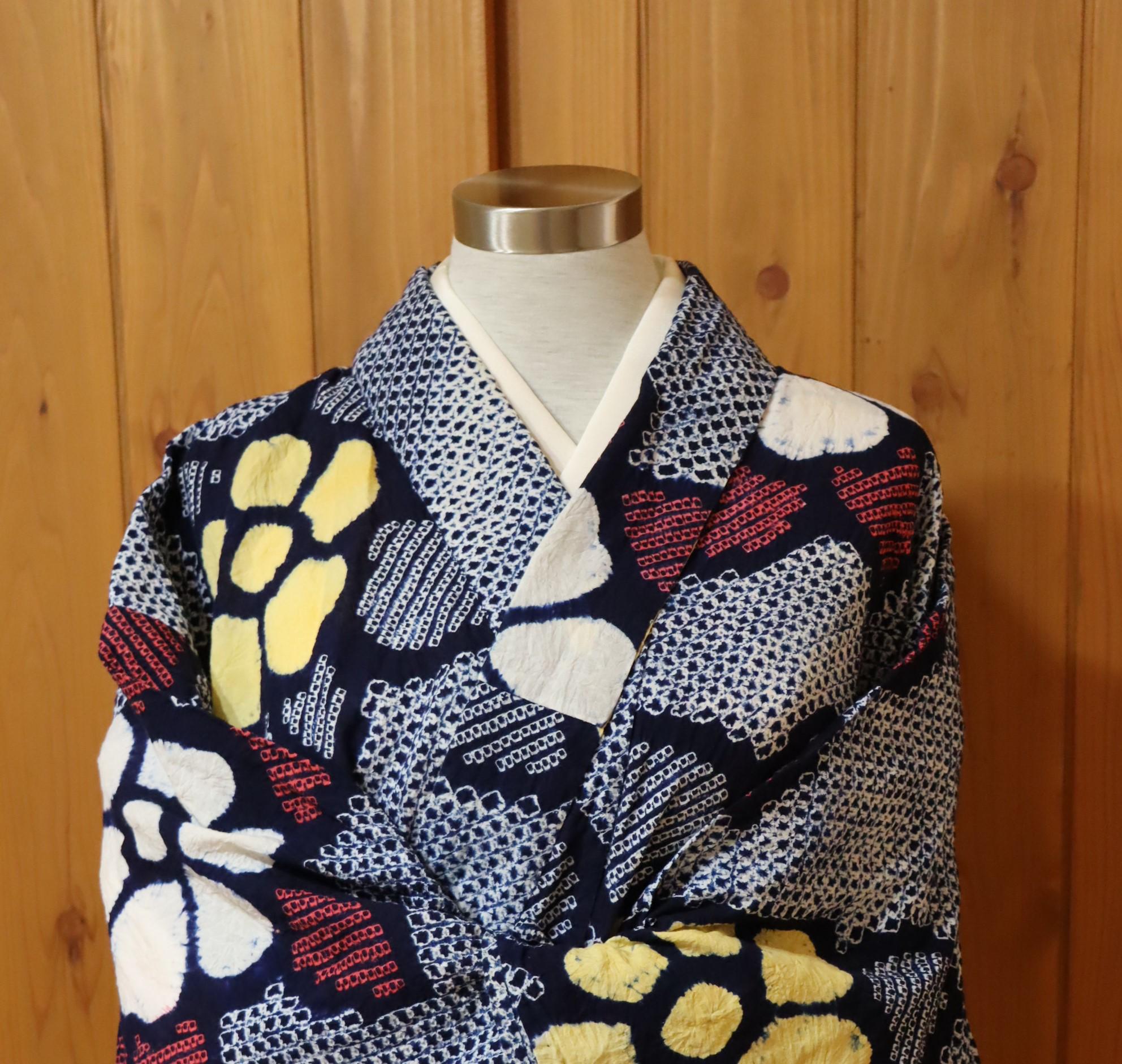 Vintage Japanese Indigo Shibori Yukata Kimono Robe: Floral Tie Dye