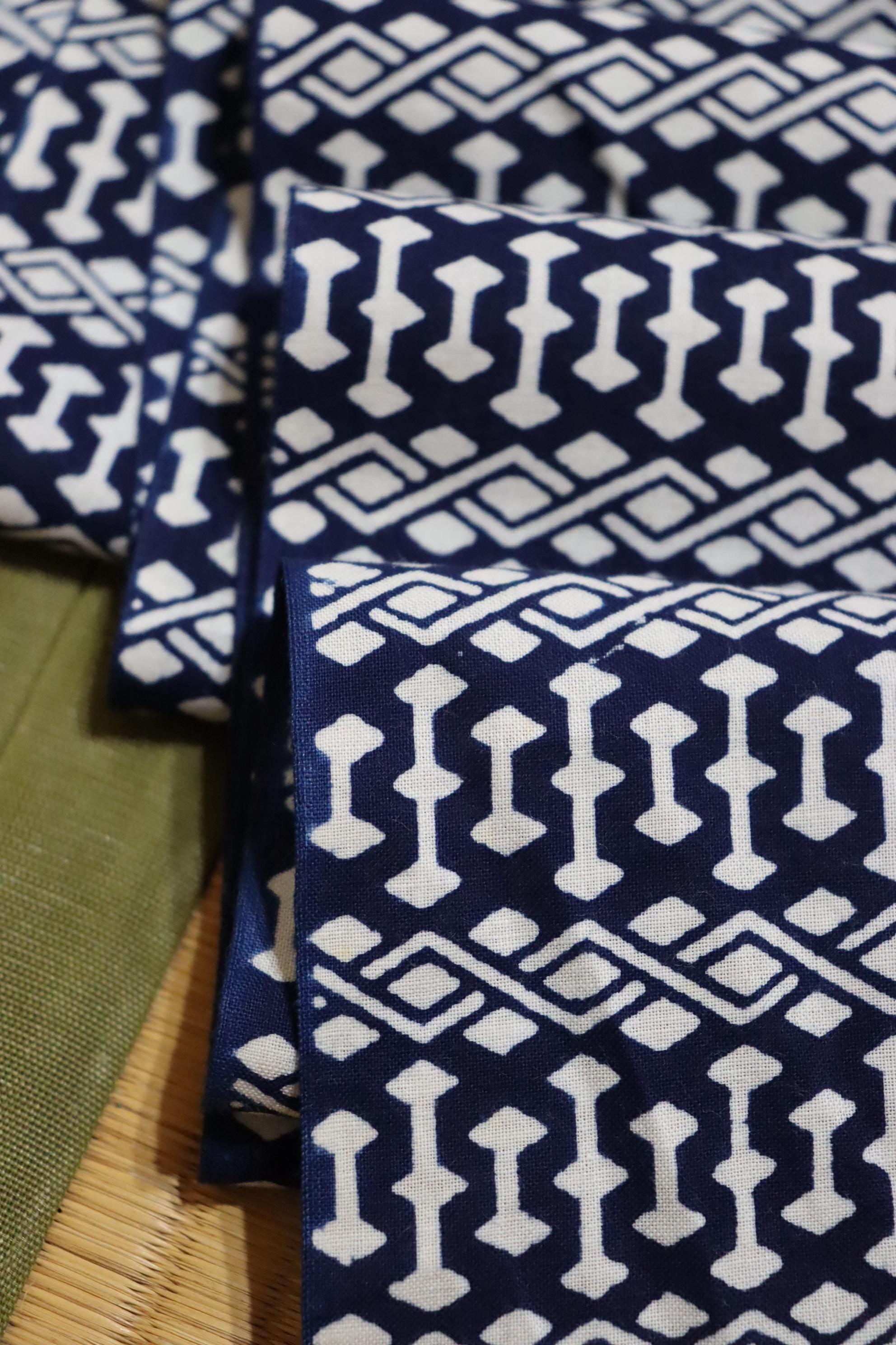 Traditional Indian Textile 廃盤 Traditional Indian Textile 廃盤の通販 by hormaein0066 ｜ラクマ