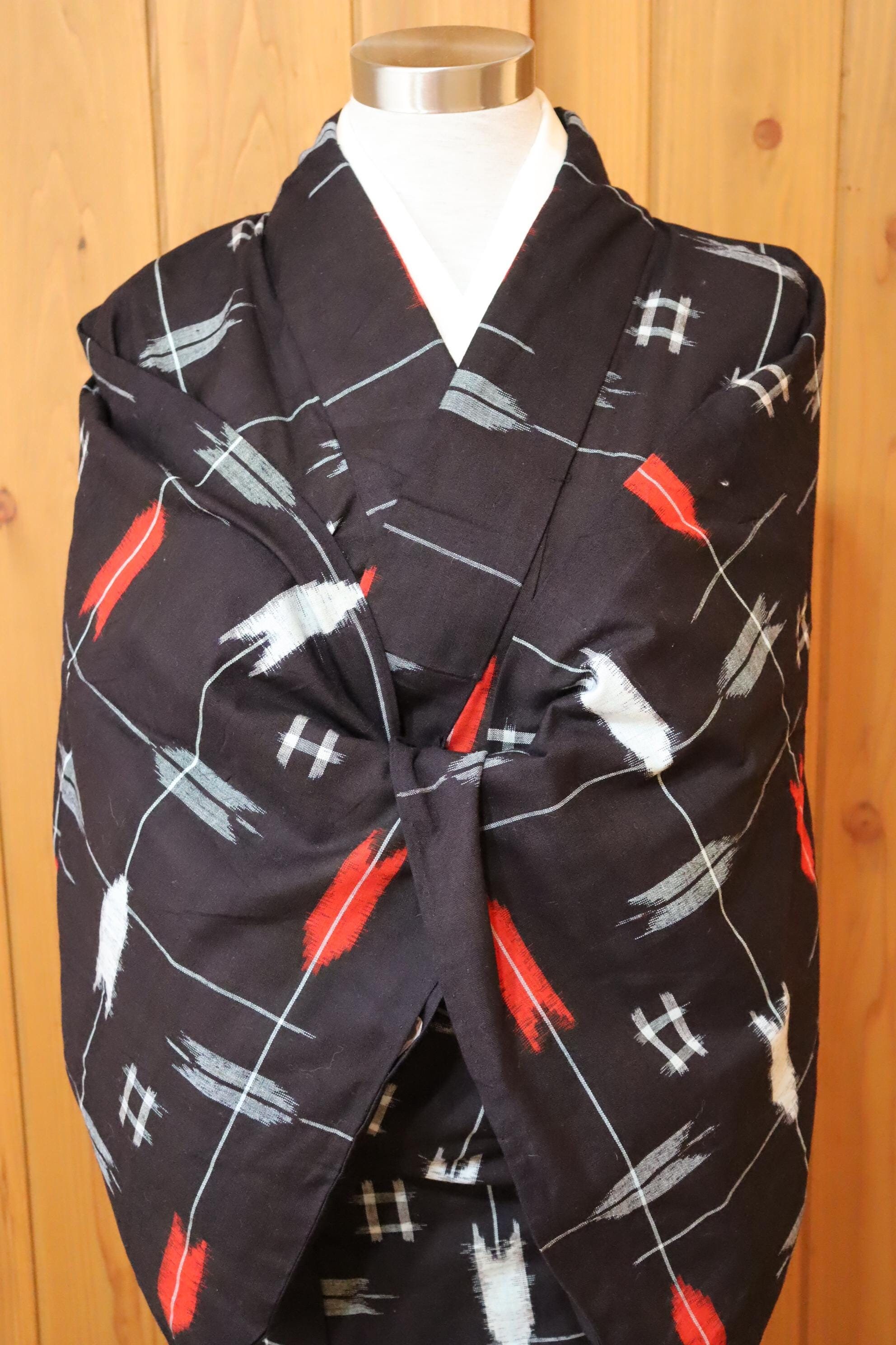 Vintage Japanese Indigo Cotton Kasuri Ikat Woven Women's Kimono Robe Dressing Gown Yukata