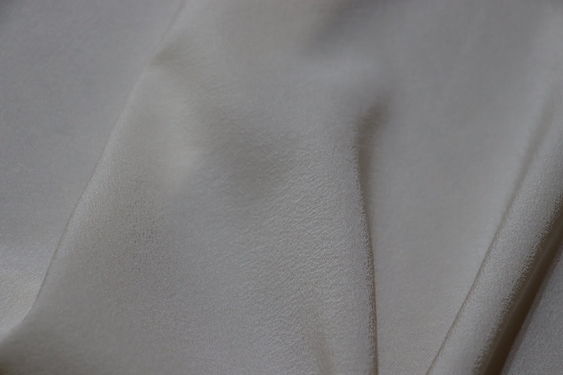 Vintage Hama Chirimen Silk Fabric, Cream Ivory, 60" x 14" image 2