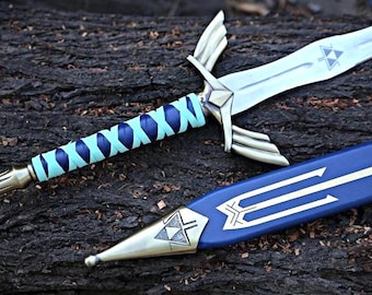 Réplica forjada a mano de la Espada Maestra de Link de The Legend of Zelda: Diseño de espiga completa en azul celeste, pieza de colección fantástica, ideal para exhibir y usar como accesorio de cosplay.