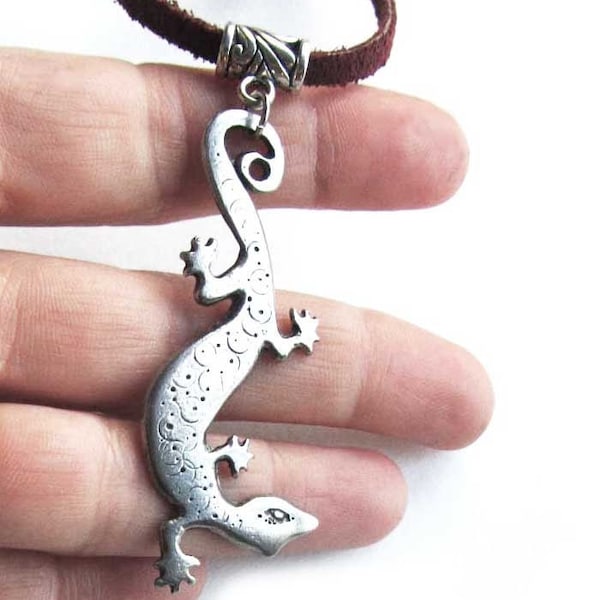 Lizard gecko pendant necklace pewter salamander totem jewelry gift