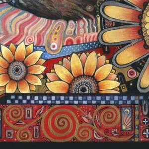 Pode incluir: Uma obra de arte vibrante e detalhada com girass&oacute;is e elementos abstratos. A pintura apresenta girass&oacute;is em tons de amarelo e laranja, com padr&otilde;es e texturas intrincados. A obra de arte inclui uma lua crescente, rostos e espirais decorativas vermelhas e douradas.