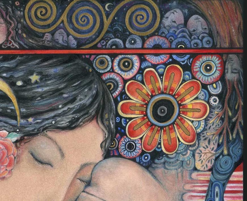 Pode incluir: Ilustra&ccedil;&atilde;o art&iacute;stica de uma mulher com os olhos fechados, adornada com uma flor e estrelas no cabelo. A obra apresenta uma flor vibrante e padr&otilde;es decorativos em tons de vermelho, laranja, azul e dourado, criando uma atmosfera on&iacute;rica.