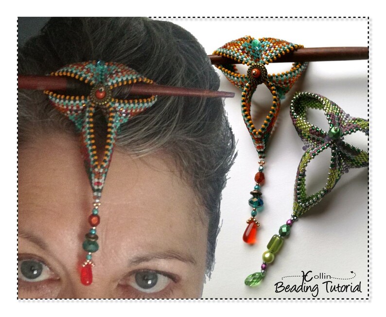 Peut inclure: Deux b&acirc;tonnets &agrave; cheveux perl&eacute;s avec des perles pendantes. Les b&acirc;tonnets sont faits de perles color&eacute;es dans des tons de vert, orange, rouge et marron. Les b&acirc;tonnets sont pr&eacute;sent&eacute;s sur un fond blanc. Le texte "Collin Beading Tutorial" est visible dans le coin inf&eacute;rieur droit de l'image.