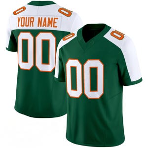 Puede incluir: Camiseta de fútbol verde con mangas blancas y detalles en naranja. La camiseta muestra el número "00" en blanco con un contorno naranja. El texto "YOUR NAME" está impreso en la parte posterior.