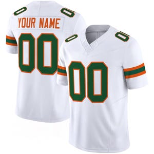 Puede incluir: Camiseta de fútbol blanca con detalles verdes y naranjas. La camiseta muestra el número "00" en verde con un contorno naranja en la parte delantera y trasera. El texto "YOUR NAME" está encima del número en la espalda.