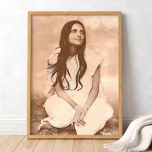 Sri Anandamayi Ma / Retrato de Gracia Silenciosa / Arte mural espiritual vintage en sepia
