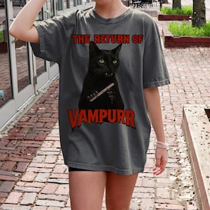 Vampurr Cat T-Shirt: Funny Vampire Halloween Shirt