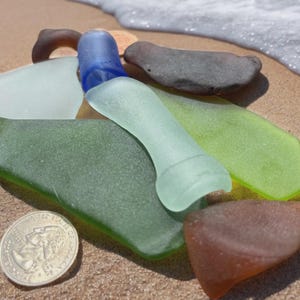 Vintage Sea Glass Pieces Lot of 8 – Genuine Hudson River Finds for Jewelry Making, Crafts, Witchy Decor, Coastal & Aquarium Use