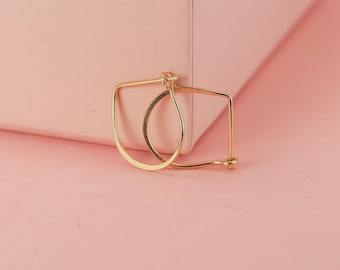 Aros pequeños con forma de lágrima, aretes diminutos de 1,27 cm, martillados en plata de ley o chapados en oro, regalos para ella