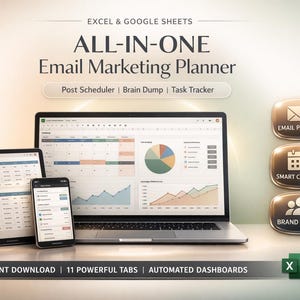 Op de afbeelding: Een alles-in-&eacute;&eacute;n e-mailmarketingplanner weergegeven op een laptop, tablet en smartphone. Het scherm toont grafieken en diagrammen. De afbeelding bevat de tekst "Excel & Google Sheets" en "Instant Download | 11 Powerful Tabs | Automated Dashboards."