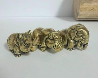 Statuetta africana in ottone con tre tesori - Elefante, Ippopotamo, Rinoceronte, Tea Pet in ottone massiccio