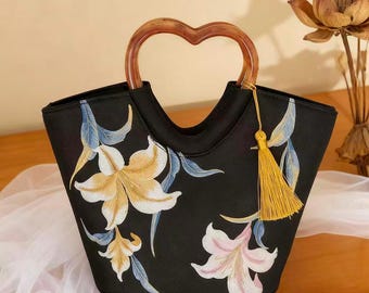 Embroidered Wooden Handle Tote Bag - Oriental Style Banquet Handbag|Retro Tassel Bucket Bag with Heart Handle