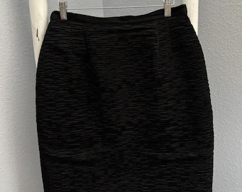 Saia lápis de cintura alta em crepe texturizado preto Della Spiga da Vintage Options, tamanho 12.