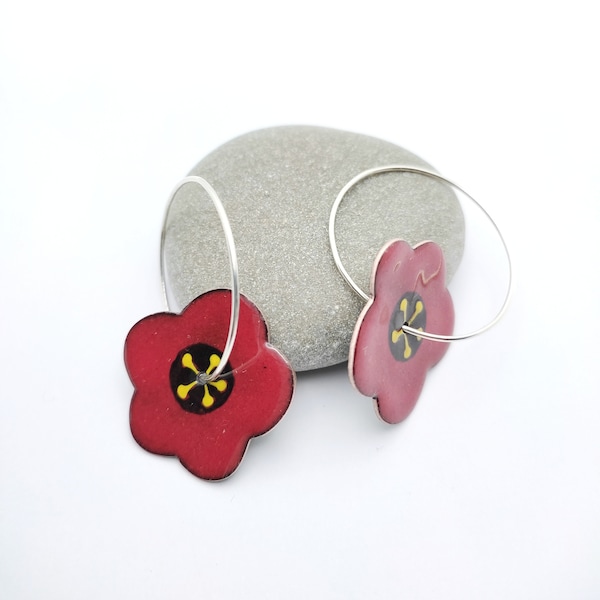 Red poppy flowers jewelry, enameled flower earrings, floral earrings dangle, minimal copper enamel earrings handmade, cute jewelry gift