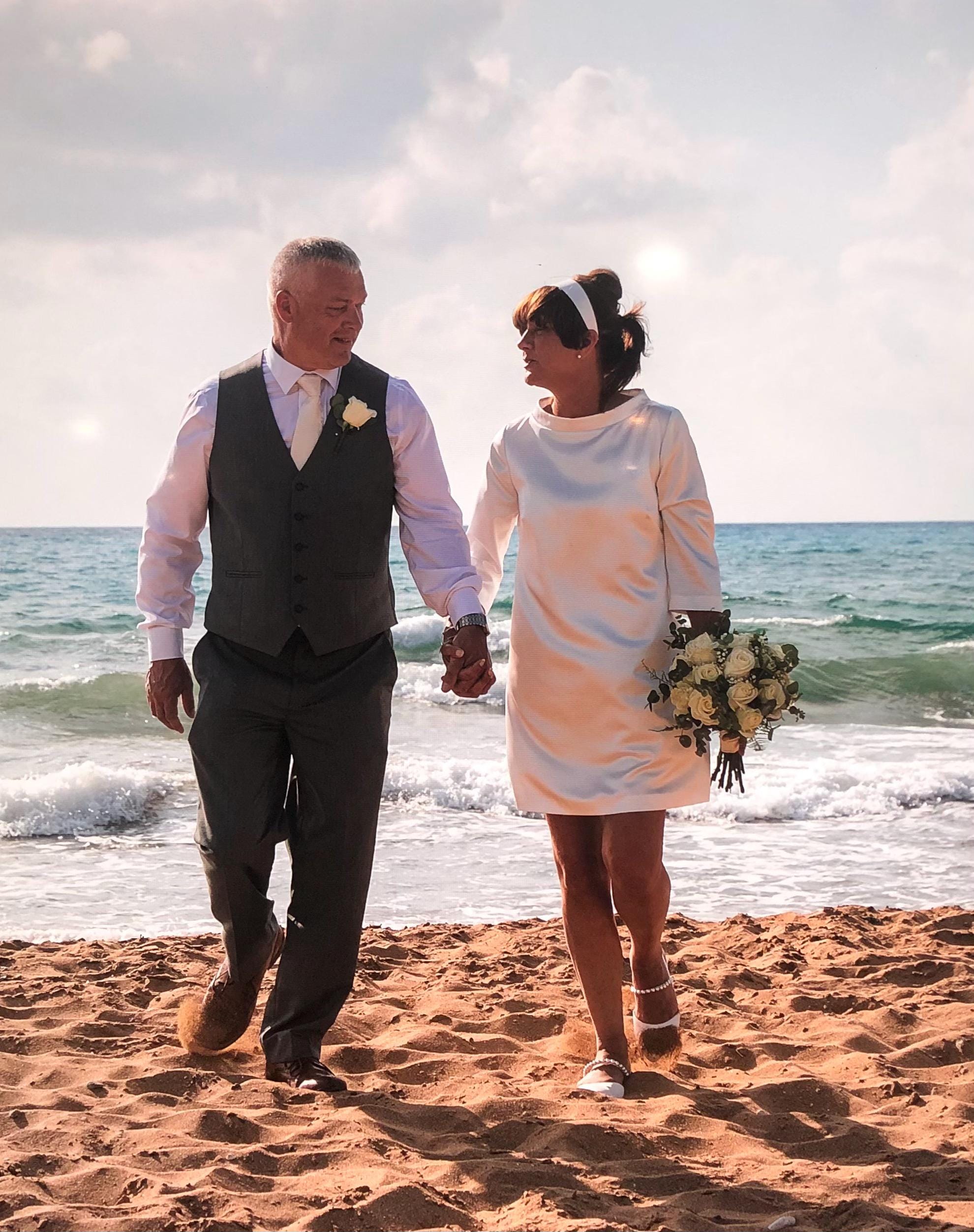 short vintage beach wedding dresses Vintage Inspired Beach Wedding Dress Boho Lace A-Line Two-piece Wedding  Dress Jewel Neckline Short Sleeves Romantic Flowing Train Bridal Dress
