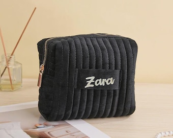 Borsa per il trucco personalizzata in velluto nero: pochette per cosmetici ricamata personalizzata