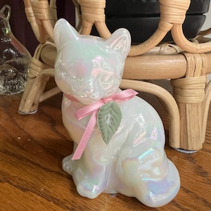 Vintage Fenton Opalescent Cat Figurine: Iridescent Glass Cottagecore Decor