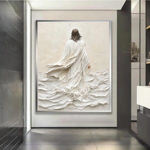 水の上を歩くイエスのテクスチャードウォールアート - ミニマルなキリスト教キャンバス - 白い宗教画プリント