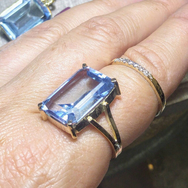 light blue topaz stone