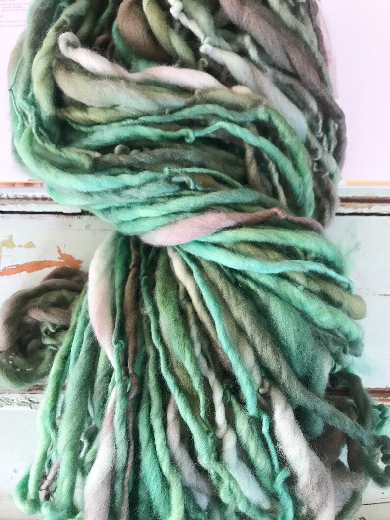 Handspun art yarn Thick n Thin pretty weaving wool knitting supplies Buttery Soft BFL bulky crochet