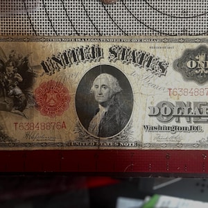 This is a 1917 1 dollar  United States Note.