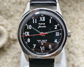 Vintage gerenoveerd HMT Janata zwarte wijzerplaat mechanisch handopwindhorloge | 17 juwelen polshorloge.
