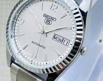 vintage SEIKO 5 Automatique reconditionnée | Cadran argenté, mouvement 6309, 17 rubis, fabriqué au Japon.