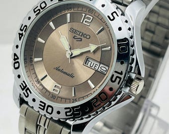 Vintagerenoverad SEIKO 5 Automatic | Brun urtavla 6309, urverk 23 juveler, tillverkad i Japan.