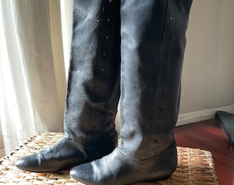 Black mid-calf 80’s boots