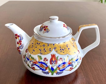 Hand Painted Kutahya Porcelain Teapot Simay Red Tulip Gold Floral Turkish, 24 oz