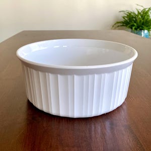 Vintage Corning Ware French White Round Baking Dish,2.5 Liter