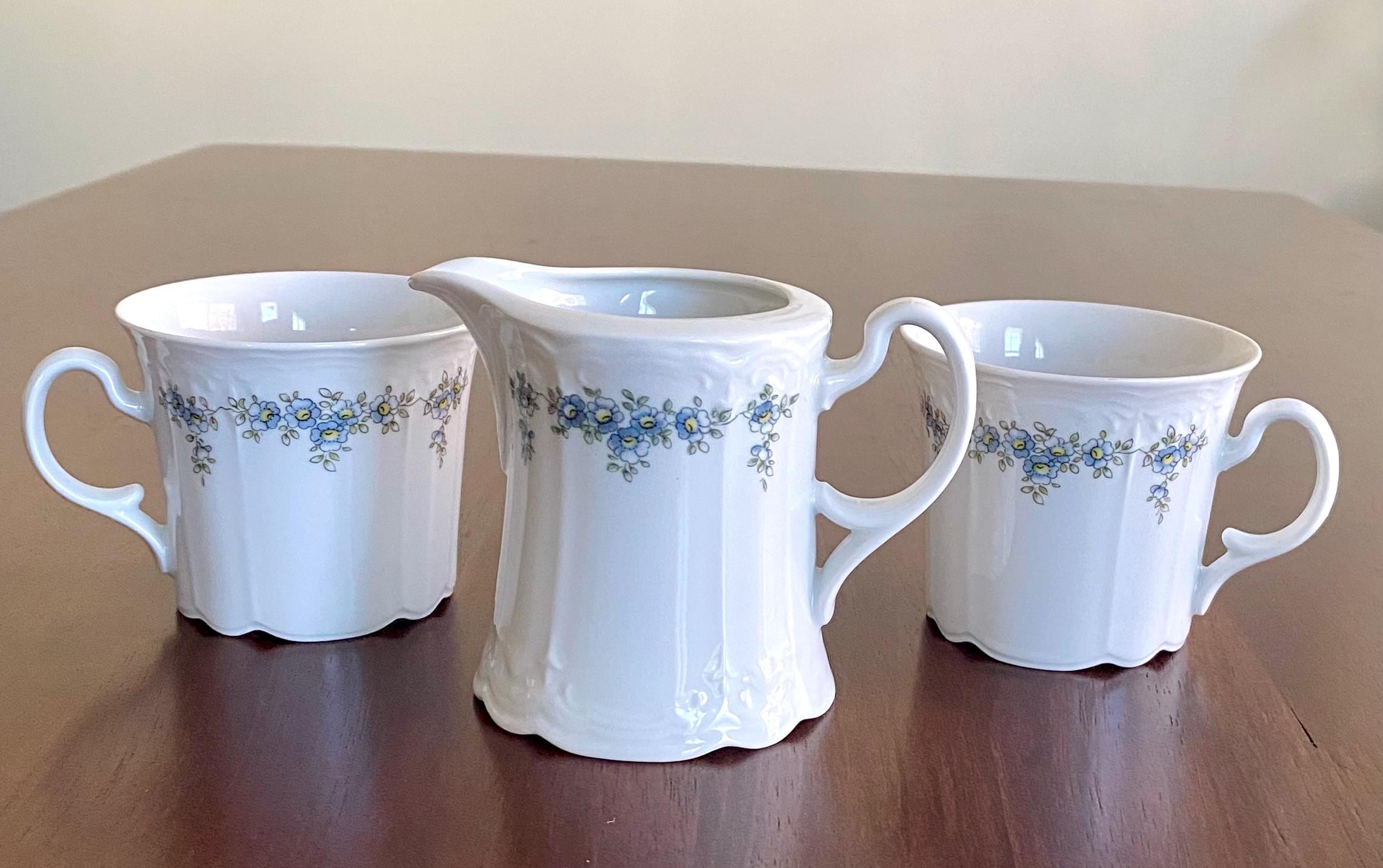 4 wunderschöne Teller, Seltmann, Weiden, Bavaria, W. Germany (Defekt) in Vaduz für CHF 0.4 - mit