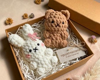 Conjunto de llaveros de ganchillo para parejas de conejitos y osos, llaveros de animales amigurumi, adorable colgante para bolso de conejito y oso, mini peluche, regalo para parejas de San Valentín