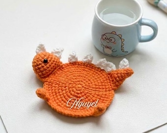 Schattige dinosaurus gehaakte onderzetter, bos dino mok tapijt, amigurumi bekerhouder, handgemaakte drinkmat, kawaii dierenonderzetter, cadeau voor haar