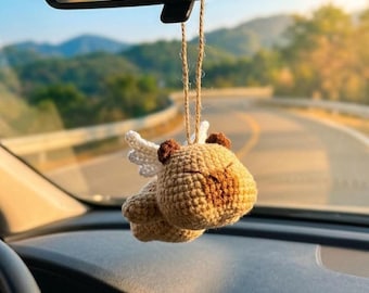 Angel capibara gehaakte auto hangend, vliegende capibara auto charme, schattige kawaii capibara achteruitkijkspiegel decor, handgemaakt pluche autoaccessoire