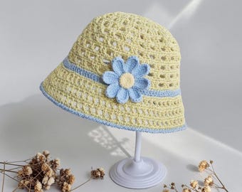 Gorro de ganchillo tipo cubo, gorro artesanal con margaritas, gorro de verano adorable, gorro de punto floral, regalo para ella, gorro estético kawaii, sombrero para el sol