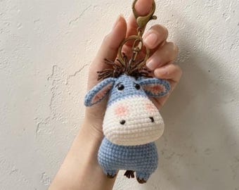 Llavero de burro de ganchillo hecho a mano, adorno para bolso de animal amigurumi, mini accesorio de peluche para mochila, regalo kawaii para ella.