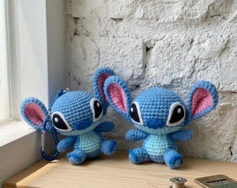 Lindo llavero de ganchillo de extraterrestre azul – Llavero de peluche amigurumi kawaii – Llavero hecho a mano inspirado en dibujos animados – Lindo colgante de bolso con personaje de ganchillo