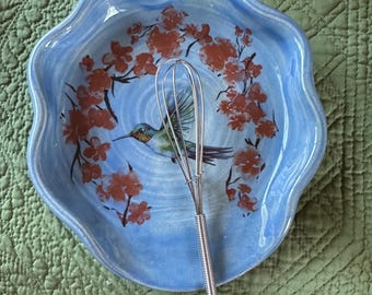 Reposacucharas de cerámica hecho a mano: Colibrí, estilo rústico, decoración de cocina