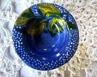 Handmade Mahjong Dice Holder, blue Trinket Dish, handpainted lemons, Handmade Ceramics