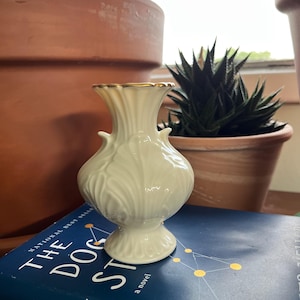 Vintage Lenox Elfin Bud Vase: Ivory Porcelain, 24K Gold Trim