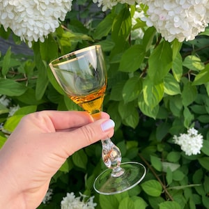 Vintage Zlata Zuzana Liqueur Glasses – Set of 4 Amber Gold Rim 80ml Glasses, Czechoslovak Mid Century Barware with Bubble Stem Design