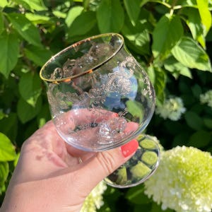 Vintage Gold Rim Etched Brandy Snifters – Set of 6 Romantic Floral Cognac Glasses, Elegant Cottagecore Barware, Stemmed Cups